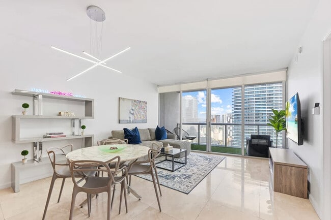 Primary Photo - 495 Brickell Ave