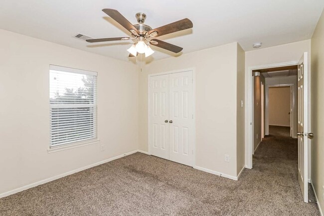 Building Photo - 5806 Le Carpe Plantation Ct