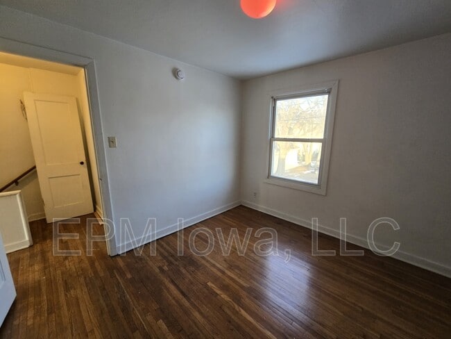 Building Photo - 261 Madison St