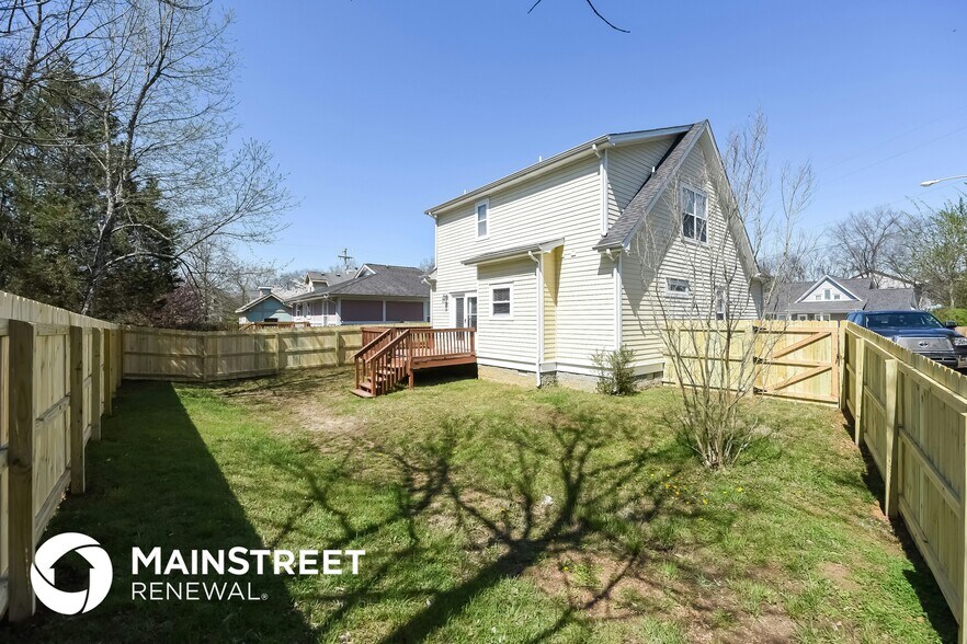 Building Photo - 2108 Lombardia Ct