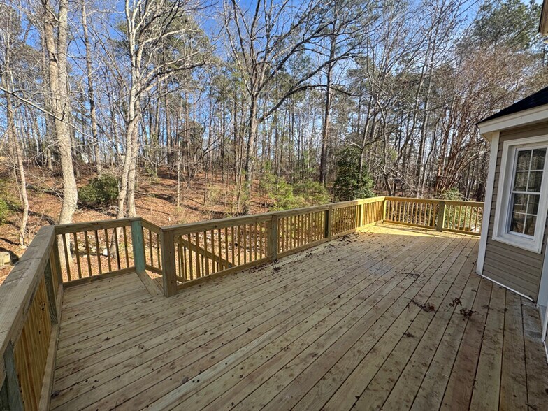 Building Photo - 245 Teesdale Ct