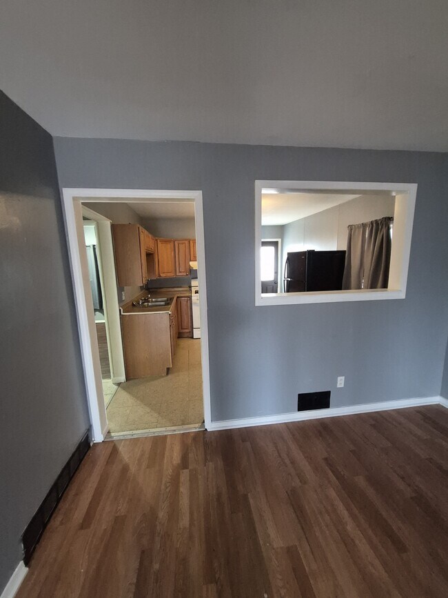 Building Photo - 9611 Winkler Dr