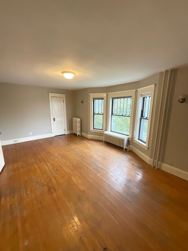 Building Photo - 601 Woodland Ave