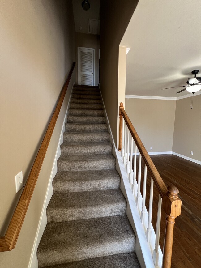 Building Photo - 503 Dakota Dr