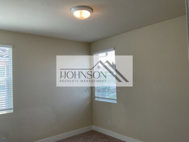 Building Photo - 2250 Mozart Ave