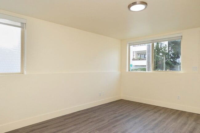 Building Photo - 5810 26th Ave NW