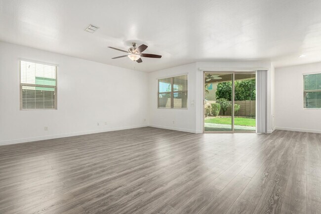 Building Photo - 1035 Carlsbad Dr