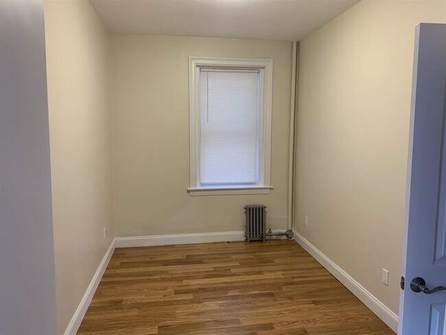 Building Photo - 285 Harvard St