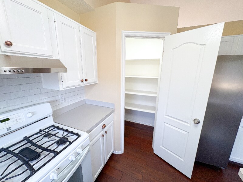 Building Photo - 1075 E Pheasant View Dr