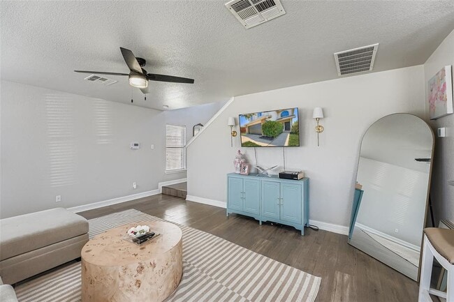 Building Photo - 1505 Tea Leaf Dr