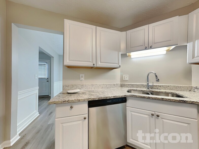 Building Photo - 1528 Cardinal Ln