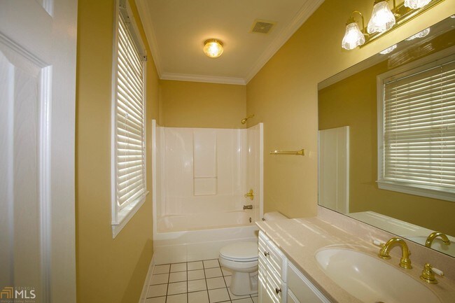 Building Photo - 411 Barrington Hall Dr