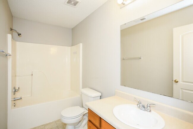 Building Photo - 4327 Raintree Rd