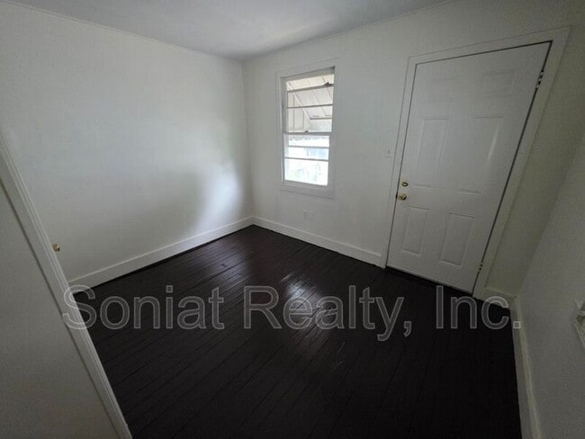Building Photo - 3022 Toulouse St