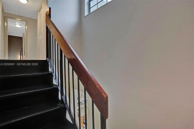 Building Photo - 10540 SW 154th Ct