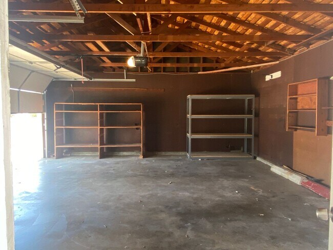 Building Photo - Home for Rent near Orange Circle