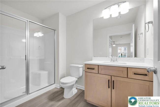 Building Photo - 1513 Maple St