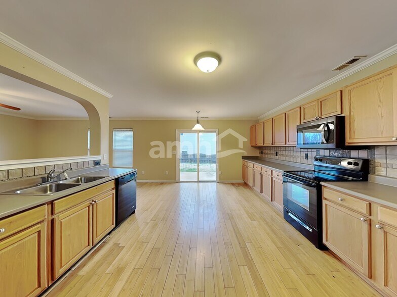 Building Photo - 1001 Collington Dr