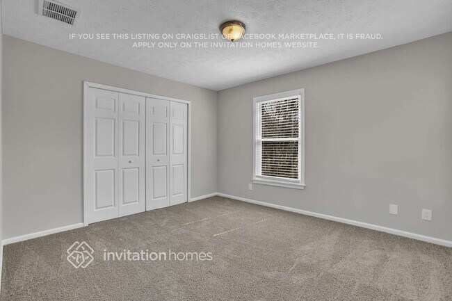 Building Photo - 1810 Collines Ave