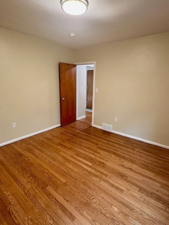 Building Photo - Charming 4-Bedroom Home in the Heart of Wi...