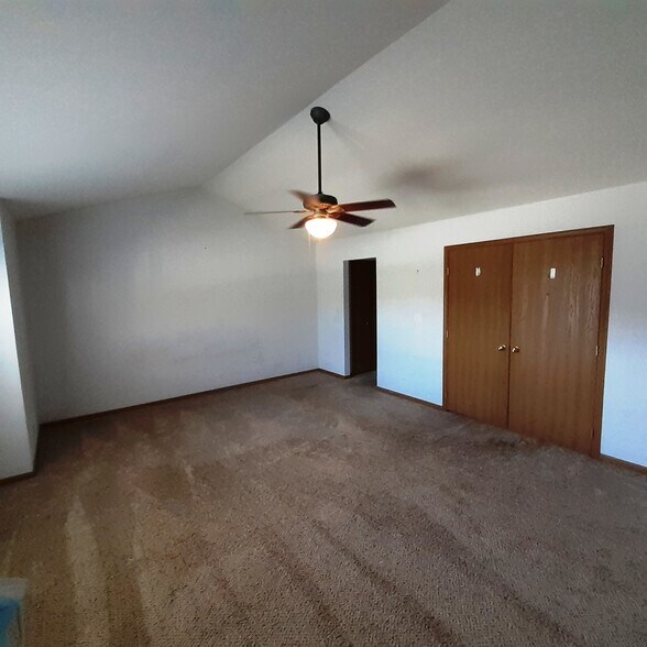 Building Photo - 156 Castlewood Ct
