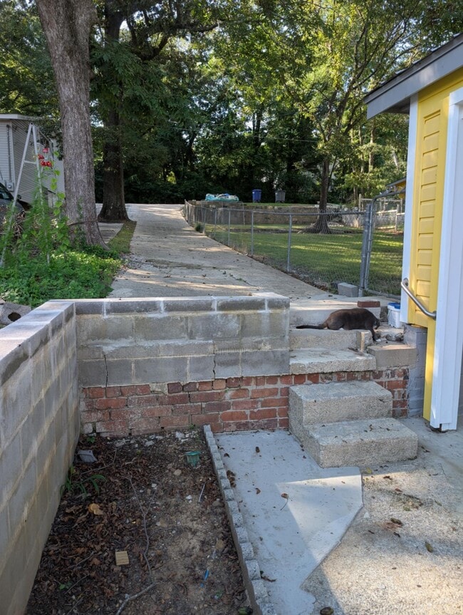 Building Photo - 2026 2nd Ave N