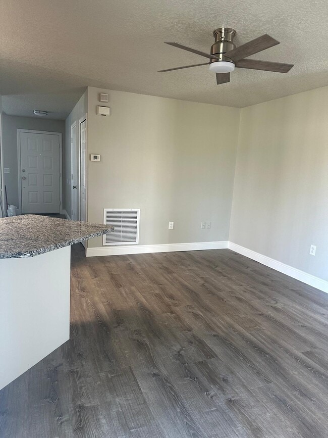 Building Photo - 790 Gillen Ave NW