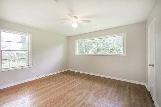 Building Photo - 1306 Glencrest Dr