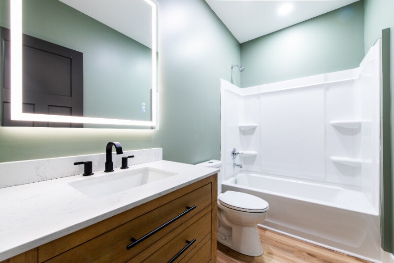 Building Photo - 530-532 E Burnett Ave