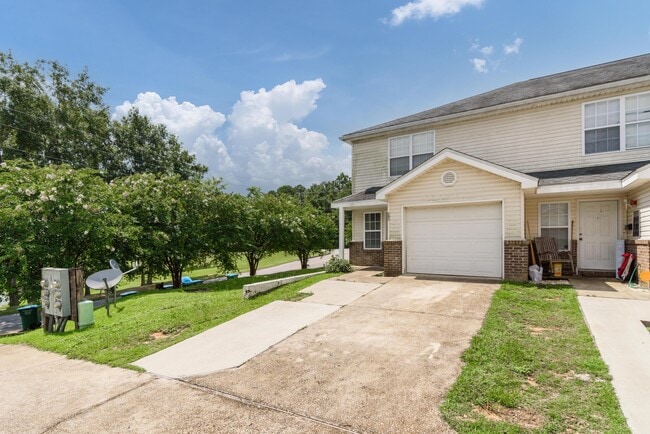 Building Photo - 100 Corwin Dr