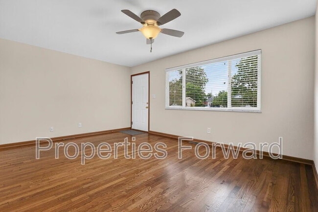 Building Photo - 3127 Thomas Ave
