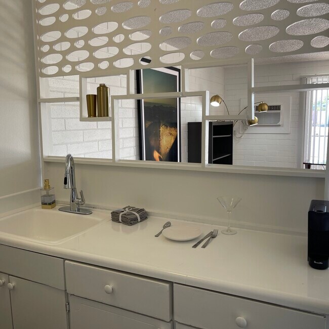 Beautiful Kitchen - Remodeled - Fresh! White on White! - 301 W Helen St