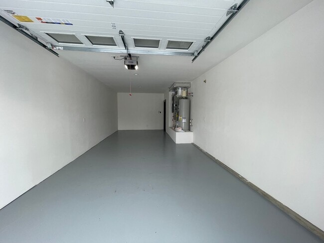 Building Photo - Brand New Hayden Townhome