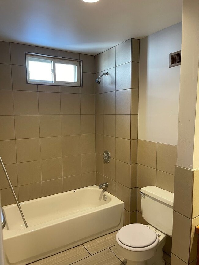 Building Photo - Florence/Minne Lusa 4 bed 2 bath house 160...