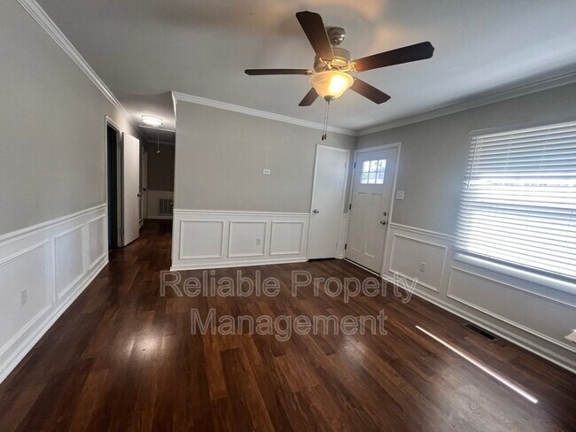 Building Photo - 222 Oakdale Ave