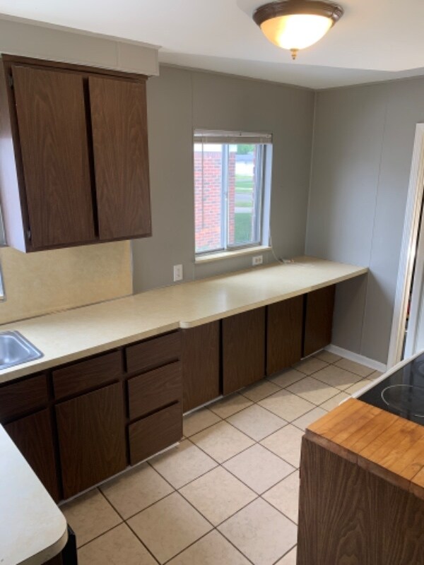 Building Photo - 9871 E Clements Cir