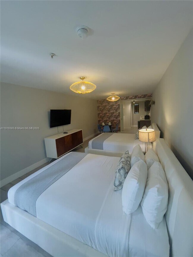 Building Photo - 6755 Harding Ave