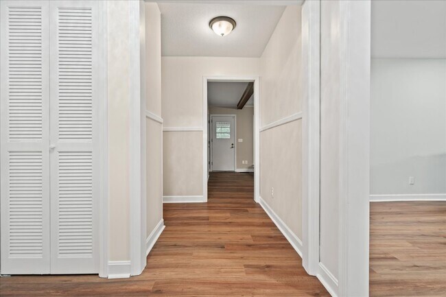Building Photo - 511 Arbor Dr