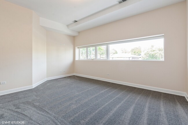 Building Photo - 2801 W Ardmore Ave