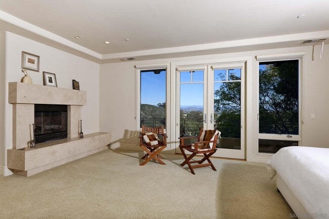 Building Photo - 6717 La Jolla Scenic S Dr