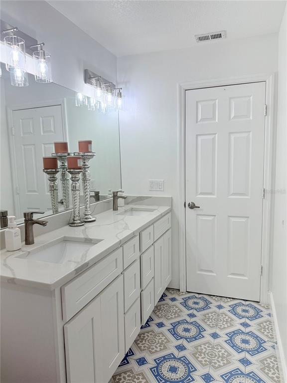 Building Photo - 4312 Silver Falls Dr