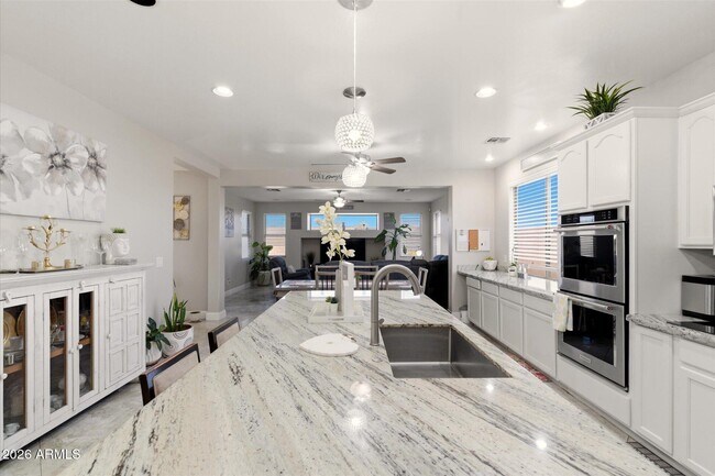 Building Photo - 22250 W Ashleigh Marie Dr