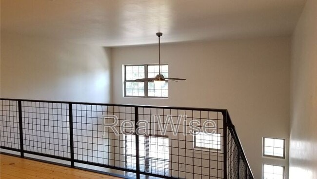 Building Photo - 738 W Antler Ave