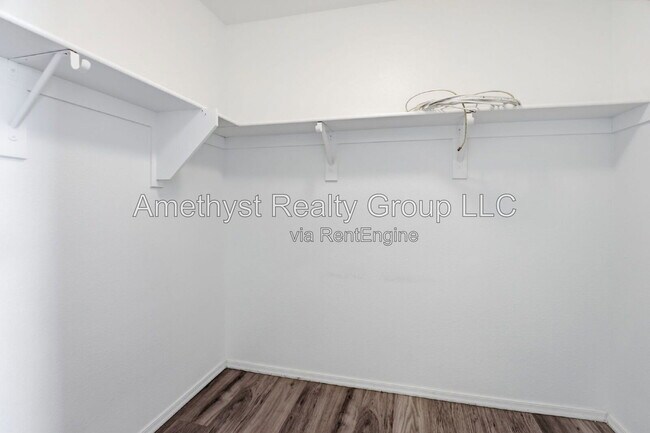 Building Photo - 5931 W Albeniz Pl