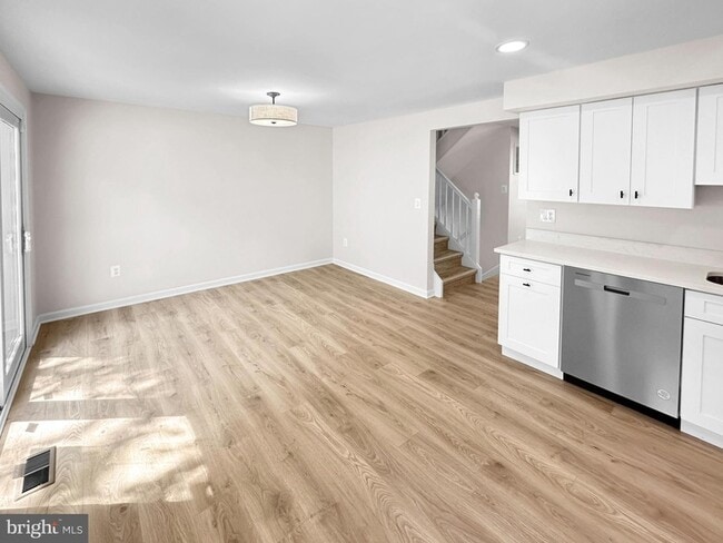 Building Photo - 340 Possum Ct