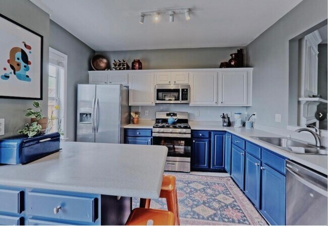 Building Photo - 4018 Edgecomb Dr