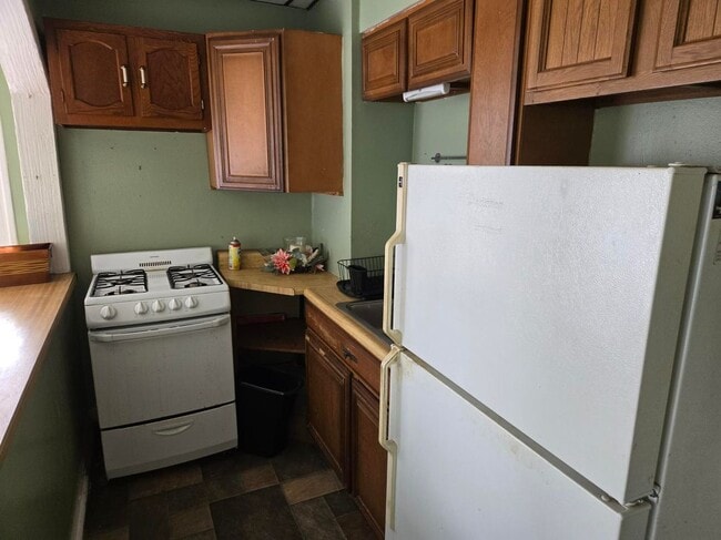 Building Photo - 3301 E Northern Pkwy