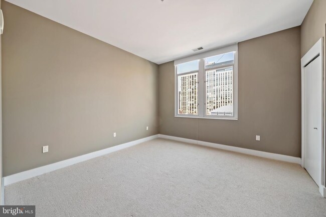 Building Photo - 1101 Locust St