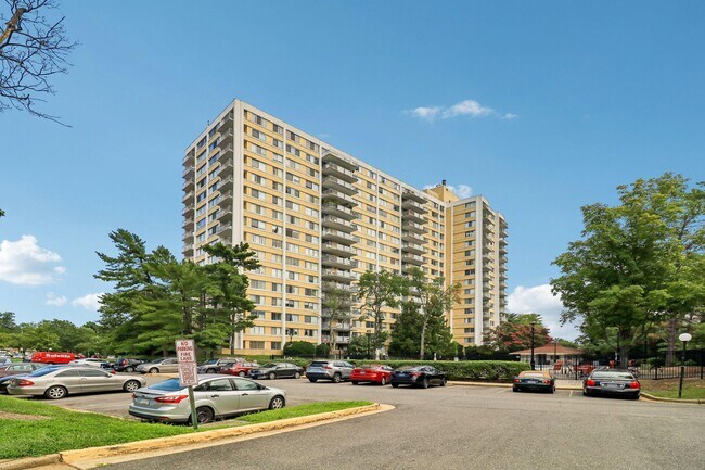 Building Photo - 301 N Beauregard St