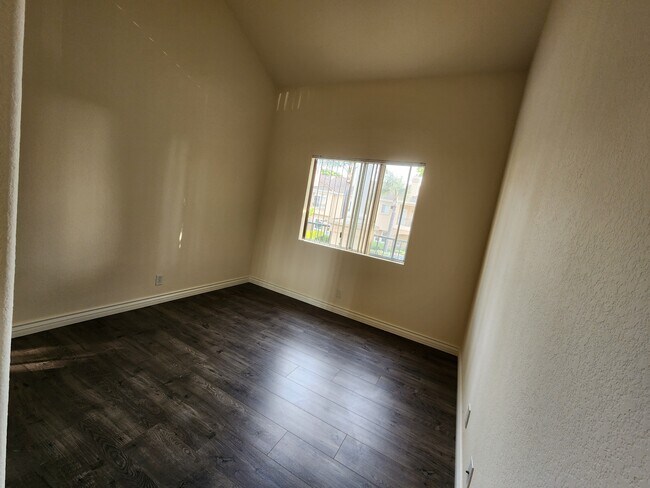 Building Photo - 7285 Calabria Ct